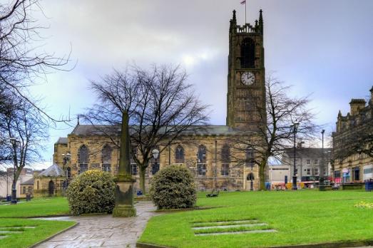 YorkshireHUDDERSFIELDStPeter(daviddixonCC-BY-SA2.0)1