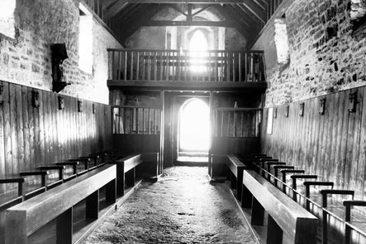 PembrokeshireCALDEYISLANDOldPrioryStIlltyd(garethloveringphotograpyCC-BY-ND2.0)3