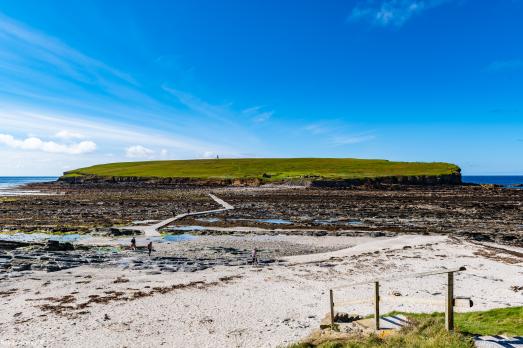 OrkneyIslandsBROUGHOFBIRSAYStPeter(rablawrenceCC-BY2.0)3