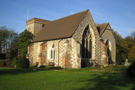 HertfordshireABBOTSLANGLEYStLawrenceMartyr(nigelcoxCC-BY-SA2.0)1