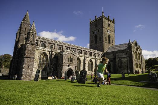 PembrokeshireSTDAVIDSStDavidsCathedral(©crowncopyright2020)44