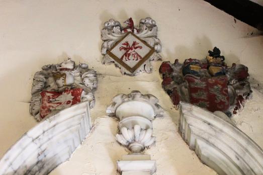 ClwydLLANFAIRTALHAIARNStMary(llywelyn2000CC-BY-SA4.0)5