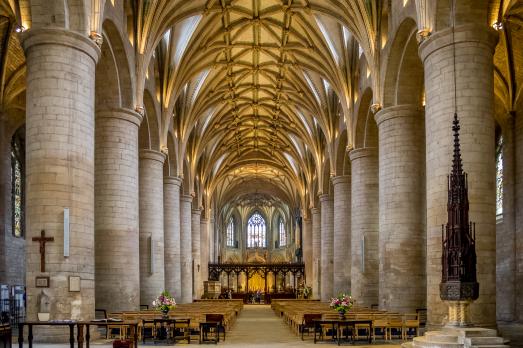 GloucestershireTEWKESBURYTewkesburyAbbey(matthewhartleyCC-BY-SA2.0)1