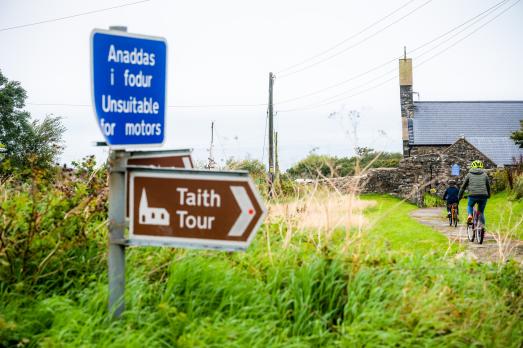 PembrokeshireLLANWNDAStGwyndaf(explorechurches.org)92