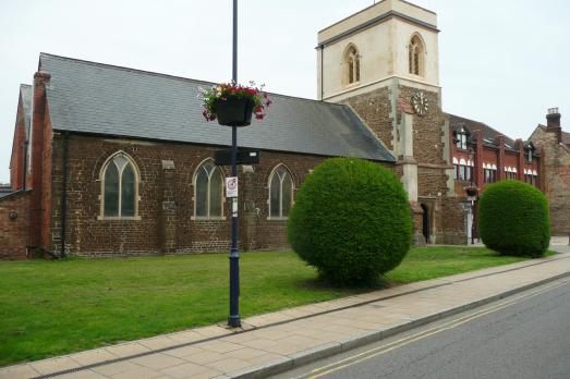 BedfordshireSHEFFORDStMichaelAllAngels(humphreyboltonCC-BY-SA2.0)1