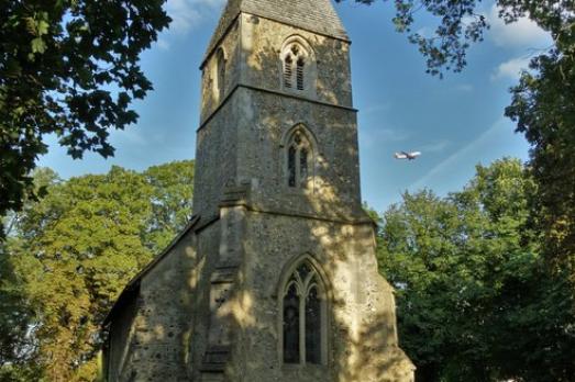 EssexCHICKNEYStMary(neiltheasbyCC-BY-SA2.0)1