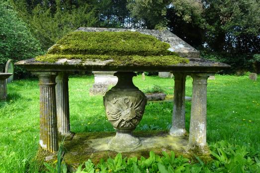 WiltshireCORSHAMStBartholomew(hughllewelynCC-BY-SA2.0)2