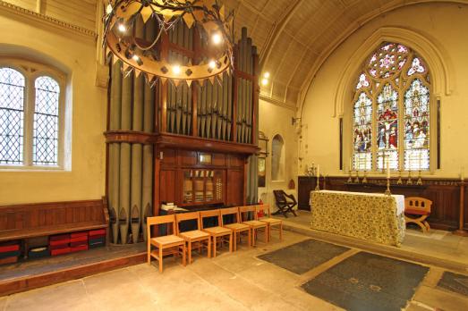 HertfordshireEASTBARNETStMaryVirgin(johnsalmonCC-BY-SA2.0)1