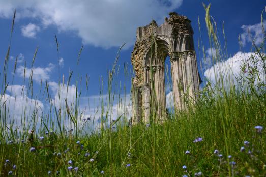 YorkshireWHITWELLONTHEHILLKirkhamPriory(johncollinsCC-BY-2.0)1