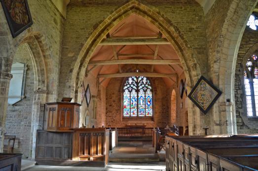 HerefordshireRICHARDSCASTLEStBartholomew(philippankhurstCC-BY-SA2.0)3