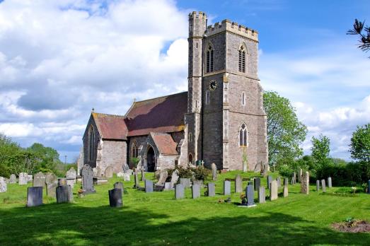 HerefordshireSTAUNTONONARROWStPeter(plchadwickCC-BY-SA2.0)1