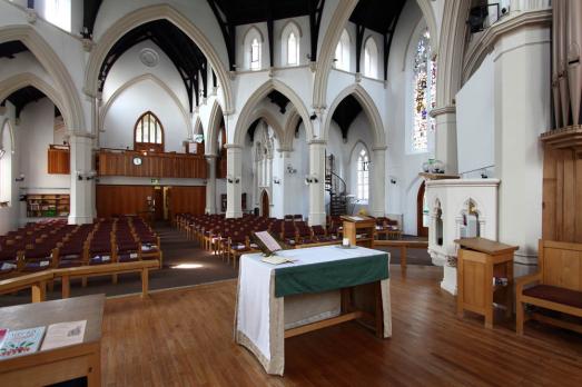 GreaterLondonHIGHBURYChristChurch(johnsalmonCC-BY-SA2.0)3