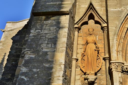 NorthamptonshireHIGHAMFERRERSStMaryVirgin(michaelgarlickCC-BY-SA2.0)2