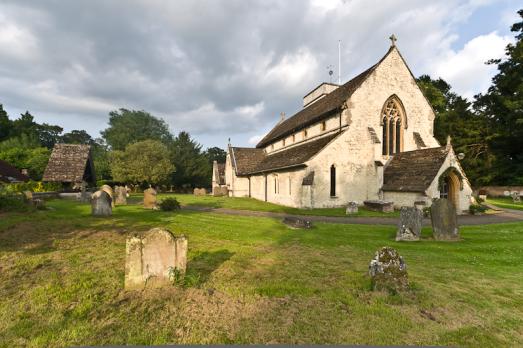 SurreyBETCHWORTHStMichael(iancapperCC-BY-SA2.0)1