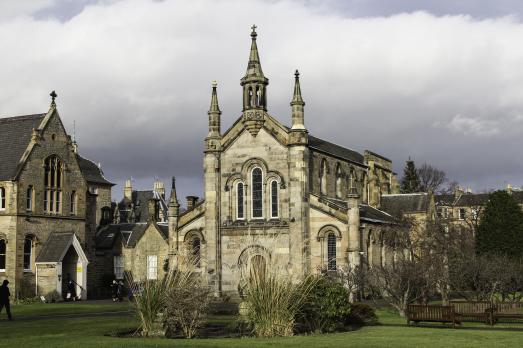 CityofEdinburghEDINBURGHStMargaretChapel(FrLawrenceLewOPCC-BY-NC-ND2.0)1