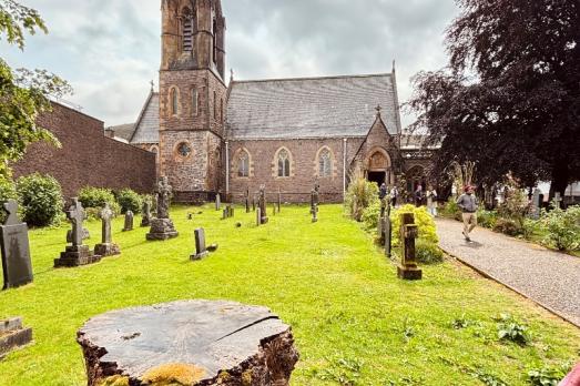 HighlandFORTWILLIAMStAndrew(DavidDixonCC-BY-SA2.0)1