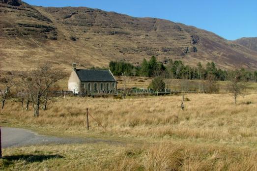 HighlandAPPLECROSSClachanChurch(DaveFergussonCC-BY-SA2.0)1