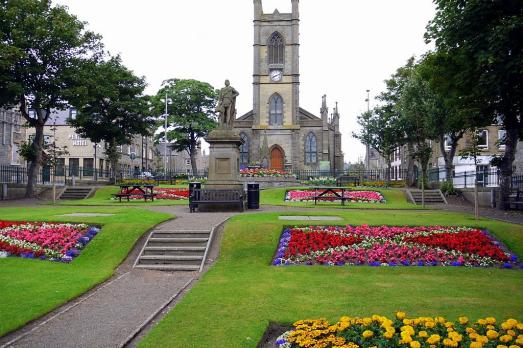 HighlandTHURSOStPeterStAndrew(AndrewCurtisCC-BY-SA2.0)1