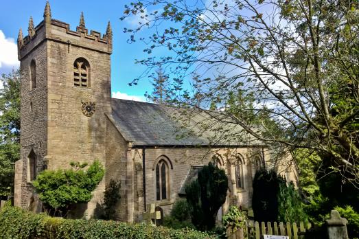 DerbyshireTAXALStJames(ChrisMorganCC-BY-SA2.0)2