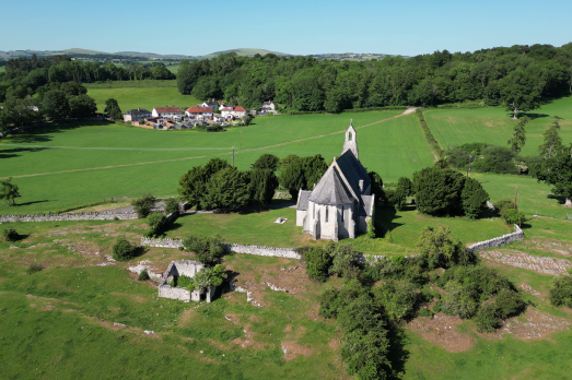 DenbighshireCEFNMEIRIADOGStMary(Llywelyn2000CC-BY-Sa4.0)2