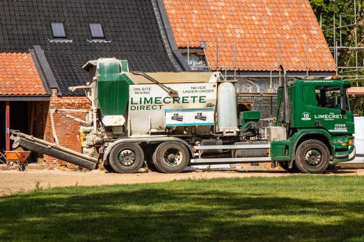 A green lorry
