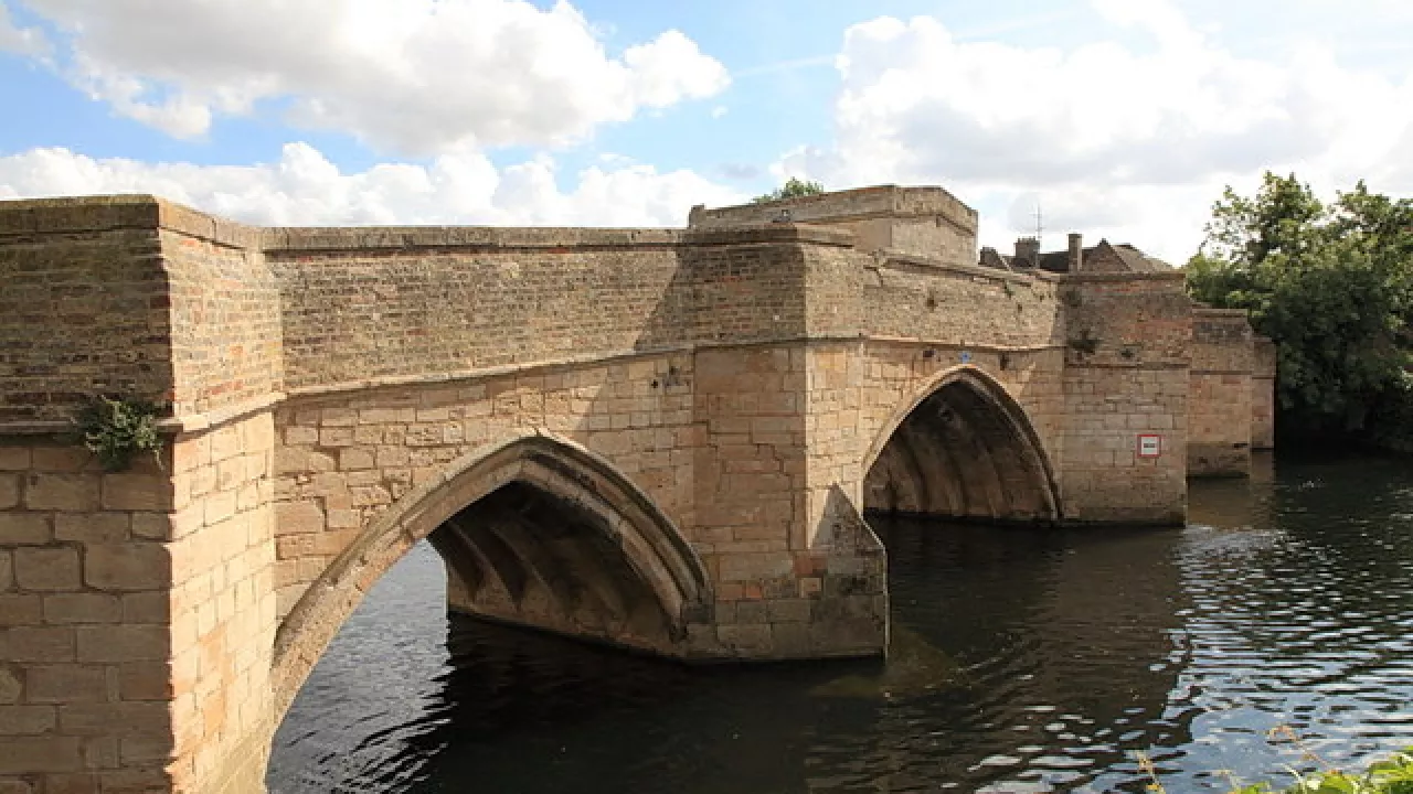 CambridgeshireSTIVESStLedgerChapel(robnobleCC-BY-SA2.0)1