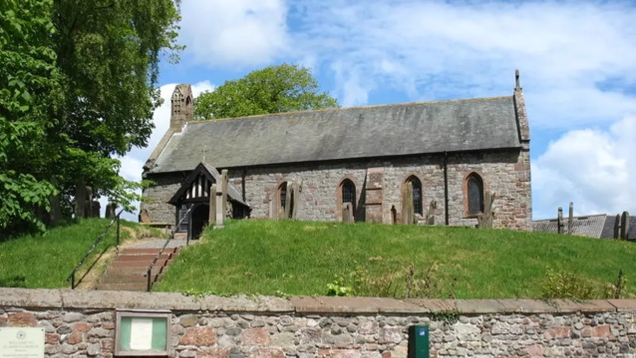 CumbriaBEAUMONTStMary(davidpurchaseCC-BY-SA2.0)1