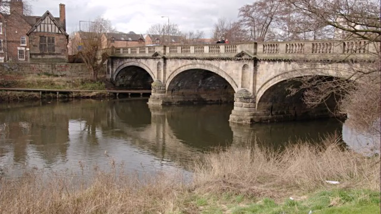 DerbyshireDERBYChapelStMaryBridge(jerryevansCC-BY-SA2.0)1