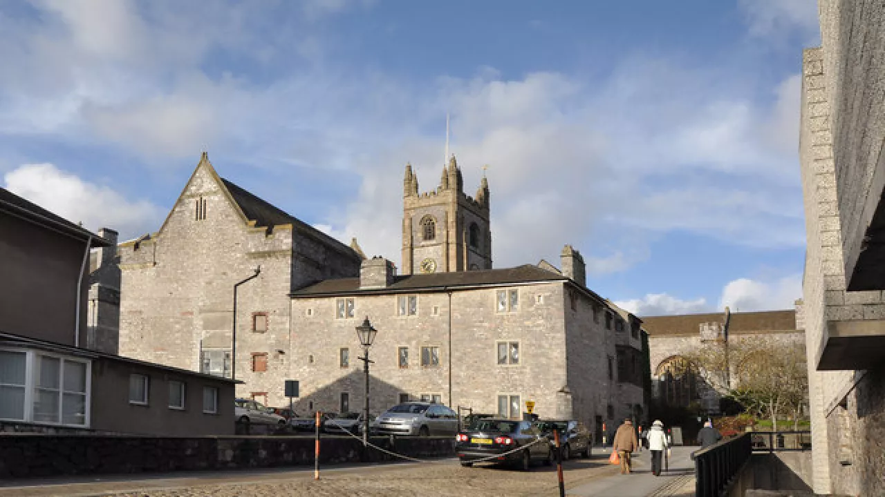 DevonPLYMOUTHPlymouthMinster(micklobbCC-BY-SA2.0)1