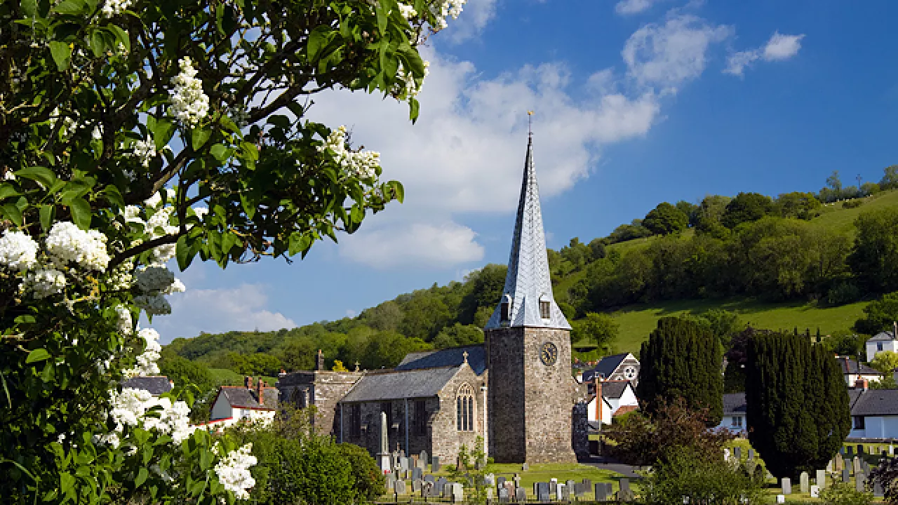 DevonSWIMBRIDGEStJames(mikesearleCC-BY-SA2.0)1