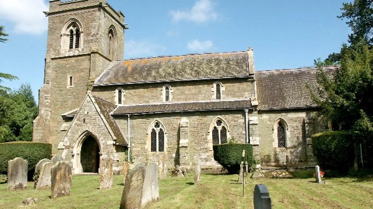 LincolnshireEDLINGTONStHelen(davehitchborneCC-BY-SA2.0)1