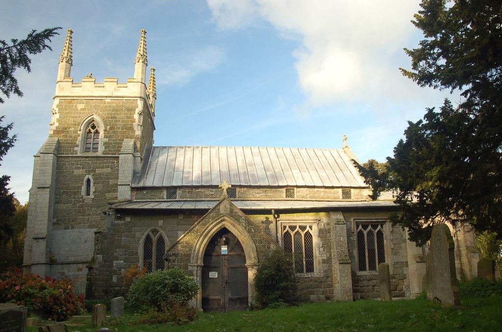 LincolnshireTHORPESTPETERStPeter(garybrothwellCC-BY-SA2.0)1