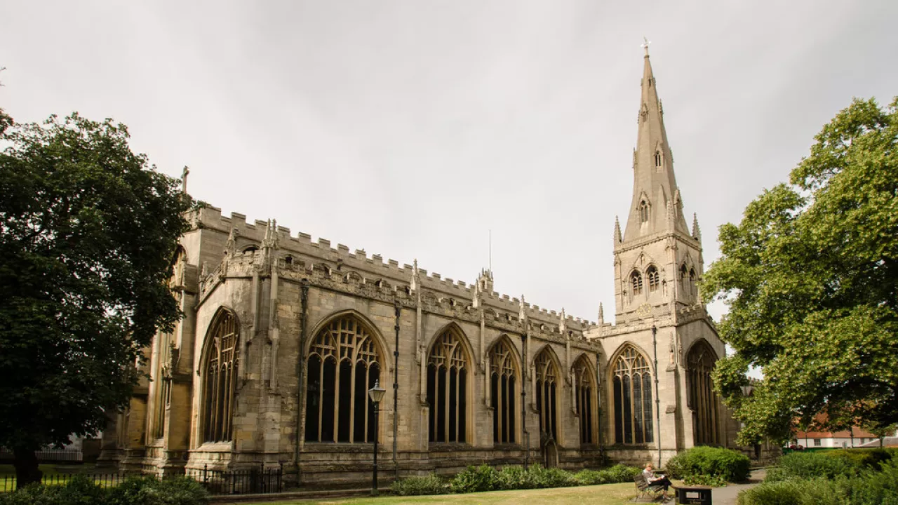 NottinghamshireNEWARKONTRENTStMaryMagdalene(julianpguffoggCC-BY-SA2.0)1