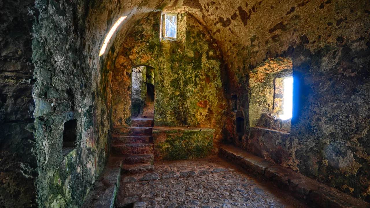 PembrokeshireBOSHERTONStGovanChapel(davidskinnerCC-BY2.0)2