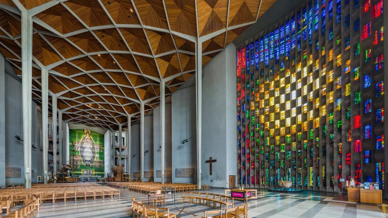 WestMidlandsCOVENTRYCoventryCathedral(dilliffCC-BY-SA3.0)1