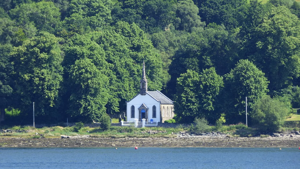 WesternIslesCOLINTRAIVEColintraiveChurch(thomasnugentCC-BY-SA2.0)1