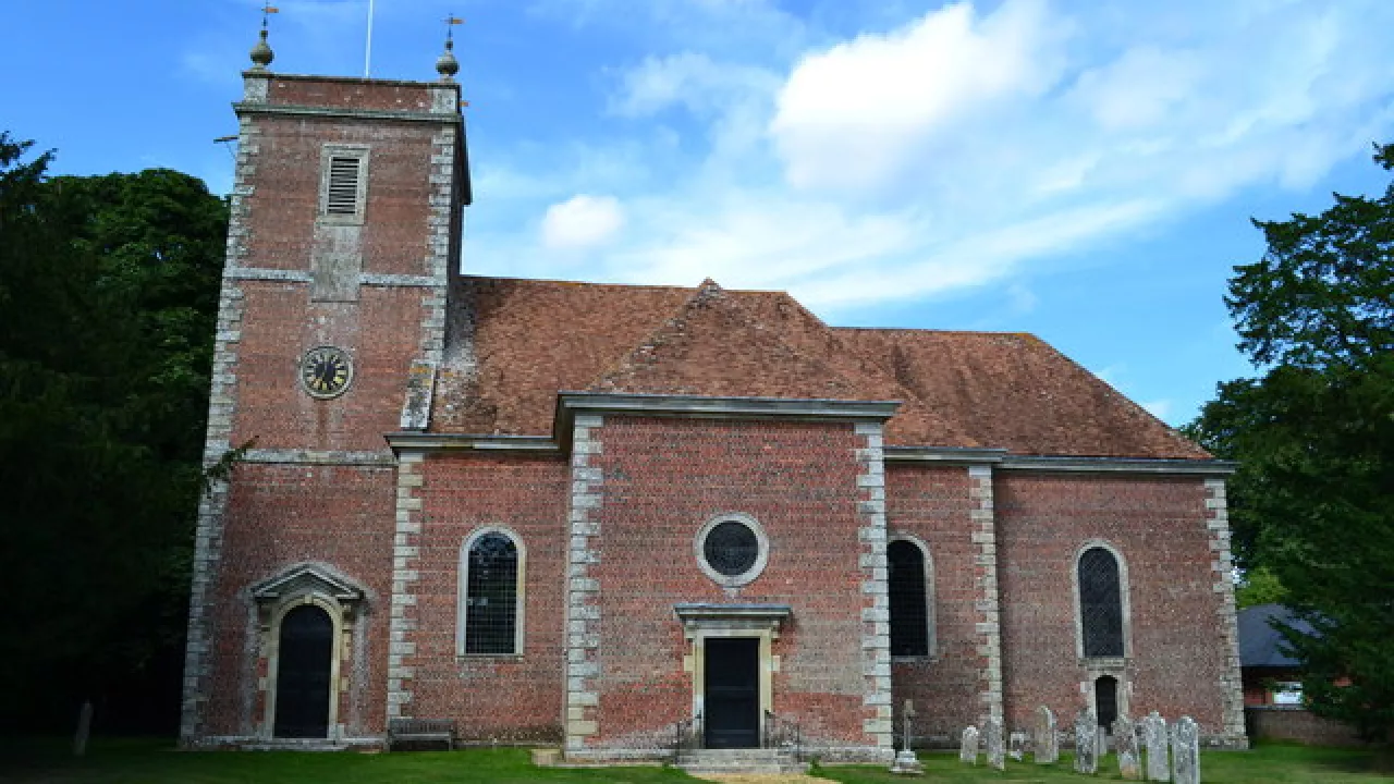 WiltshireFARLEYAllSaints(davidmartinCC-BY-SA2.0)1