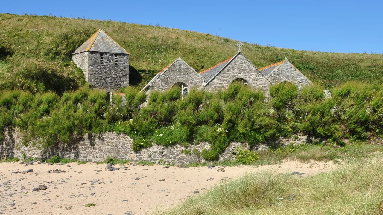 CornwallGUNWALLOEStWinwalloe(nilfanionCC-BY-SA3.0)1