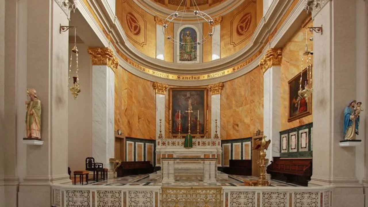 GreaterLondonSOHOStPatrick(johnsalmonCC-BY-SA2.0)1