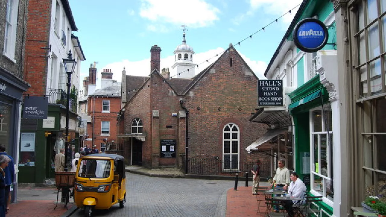 KentTUNBRIDGEWELLSKingCharlesMartyr(nchadwickCC-BY-SA2.0)1