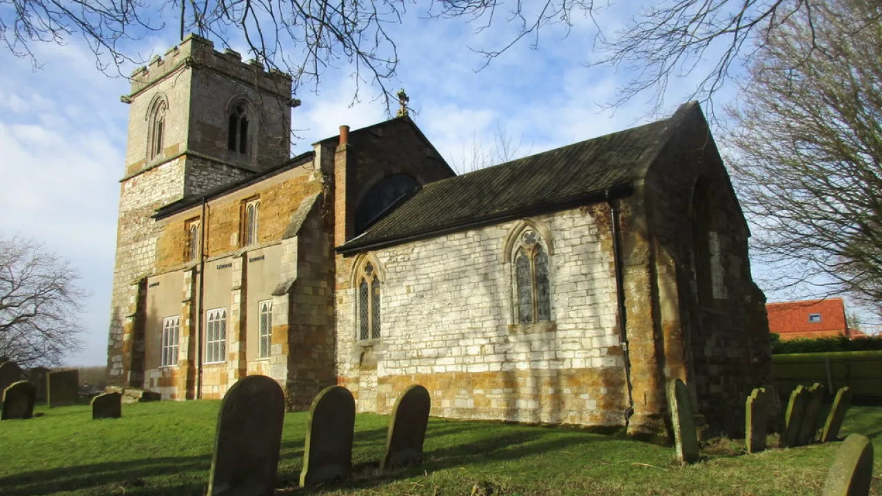 LincolnshireBRIGSLEYStHelen(jonathanthackerCC-BY-SA2.0)1