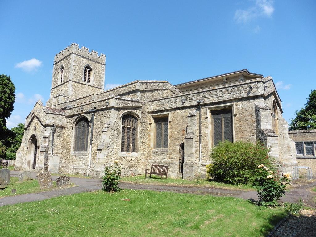 BedfordshireGOLDINGTONStMaryVirgin(davekellyCC-BY-SA2.0)1