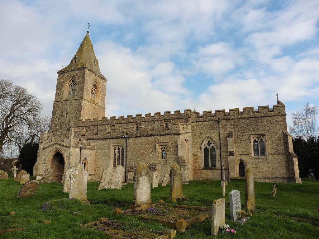 BedfordshireYELDENStMary(davekellyCC-BY-SA2.0)1