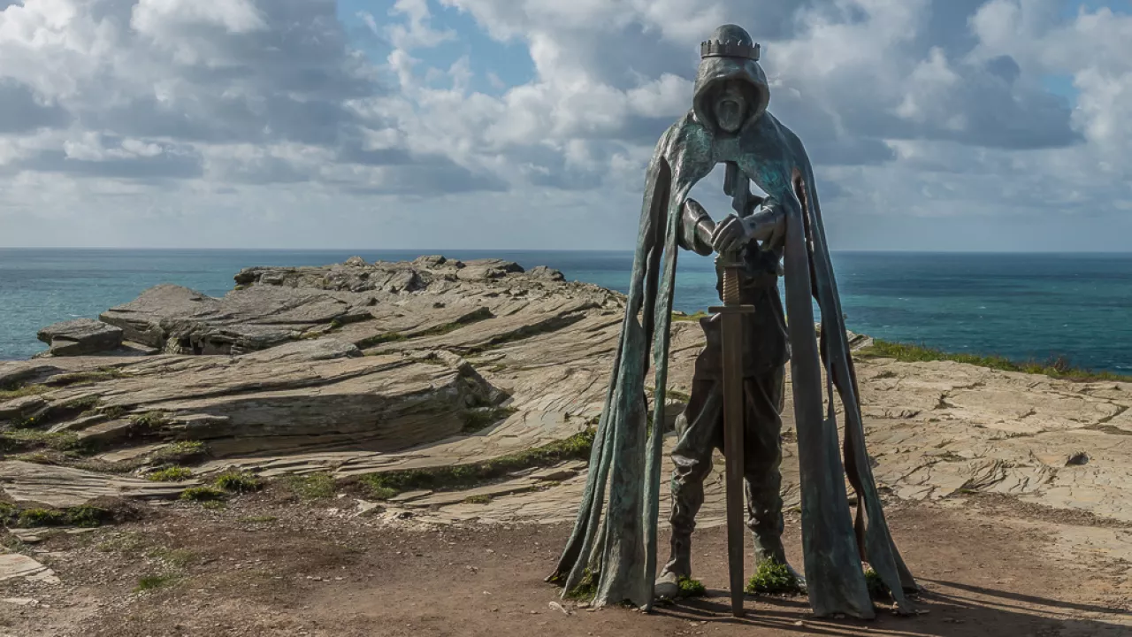CornwallTINTAGELTintagelCastleChapel(iancapperCC-BY-2.0)1