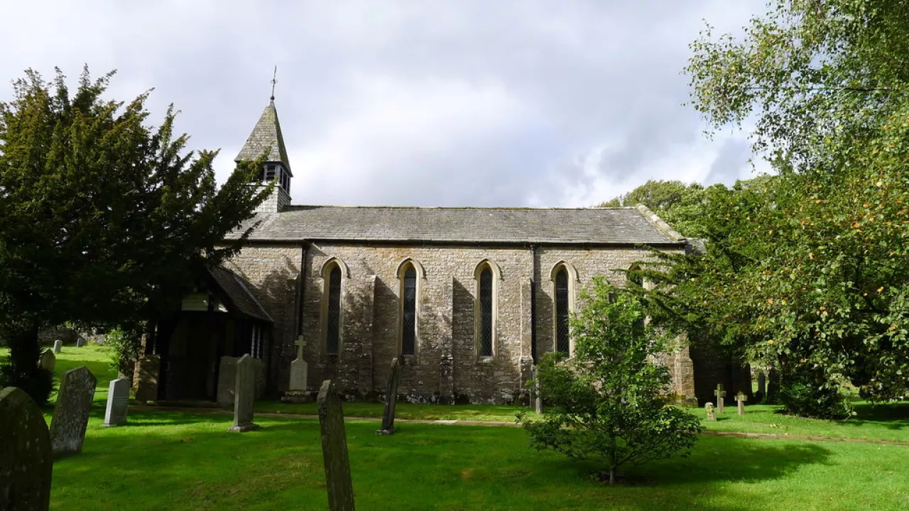 CumbriaCOWGILLStJohnEvangelist(timheatonCC-BY-SA2.0)1