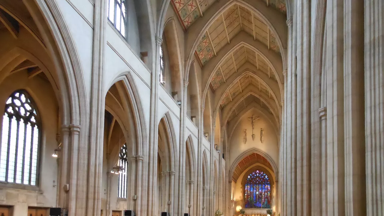 GreaterLondonSOUTHWARKStGeorgesCathedral(rabanusflavusCC-BY-SA3.0)1