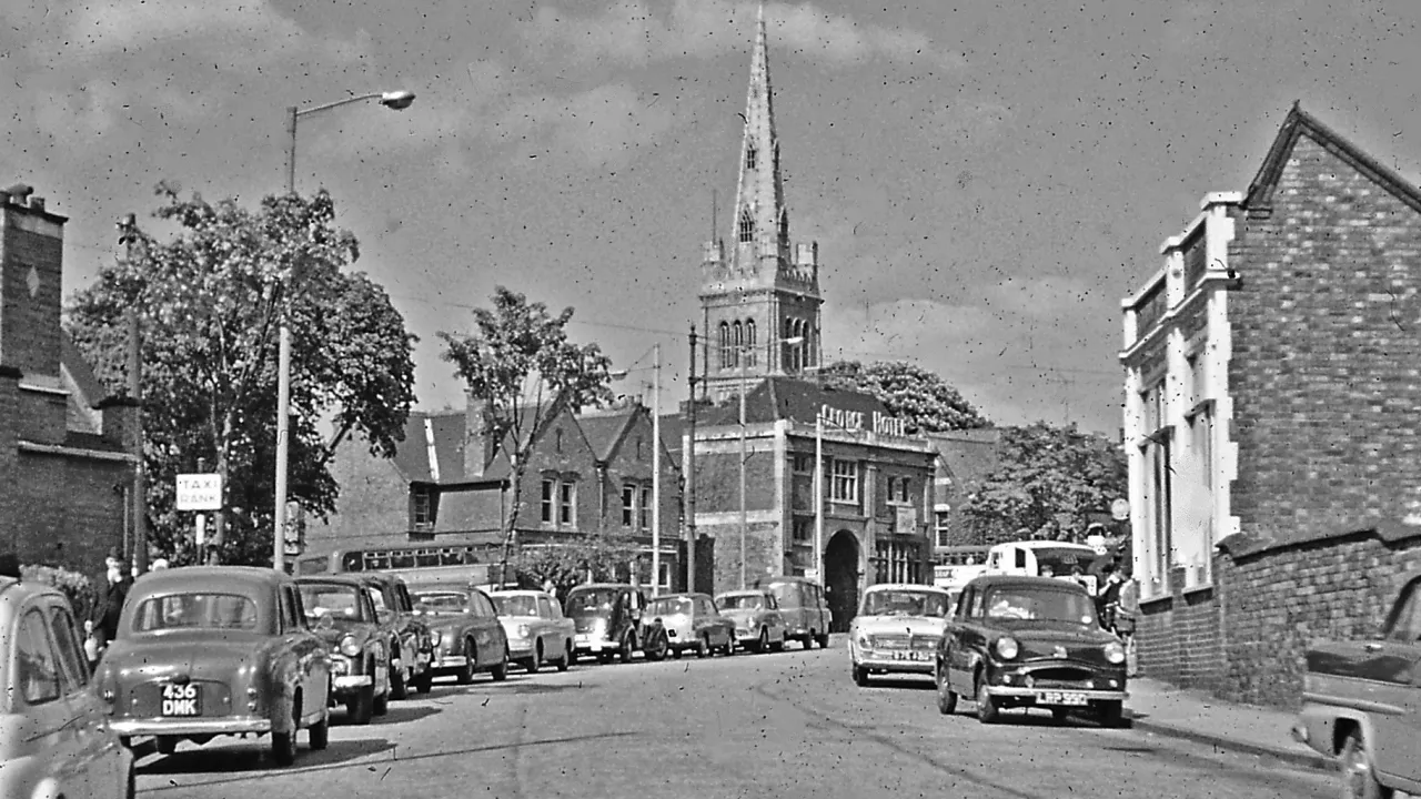 NorthamptonshireKETTERINGStPeterStPaul(benbrooksbankCC-BY-SA2.0)1