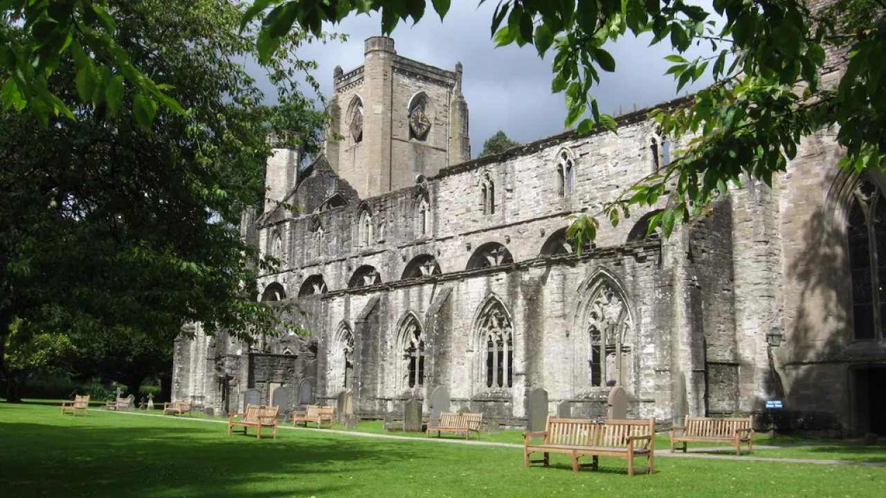 TaysideDUNKELDDunkeldCathedral(jamesdenhamCC-BY-2.0)1