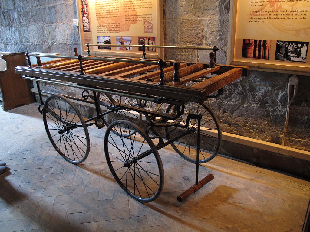 NorthumberlandNORHAMStCuthbert(stephencravenCC-BY-SA2.0)1