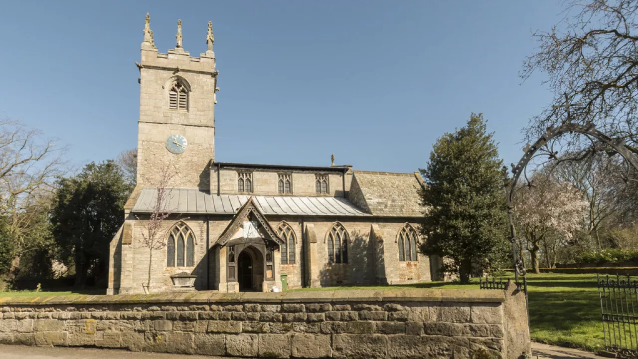 NottinghamshireCLAYWORTHStPeter(julianpguffoggCC-BY-SA2.0)1